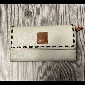 Dooney & Bourke White and brown leather wallet